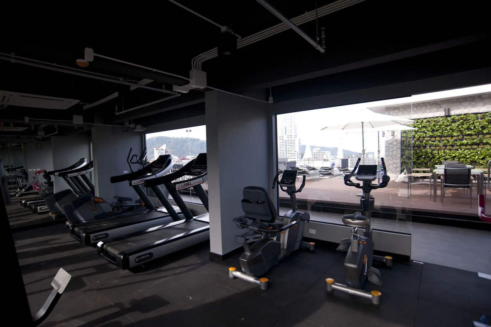 Отель The Gig Hotel