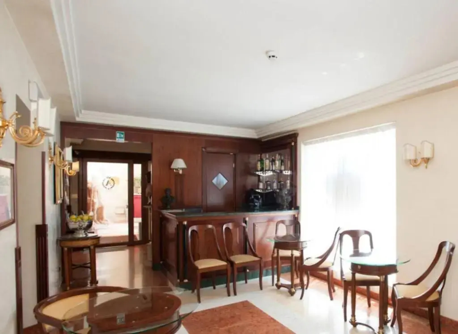 Aurelius Art Gallery Hotel