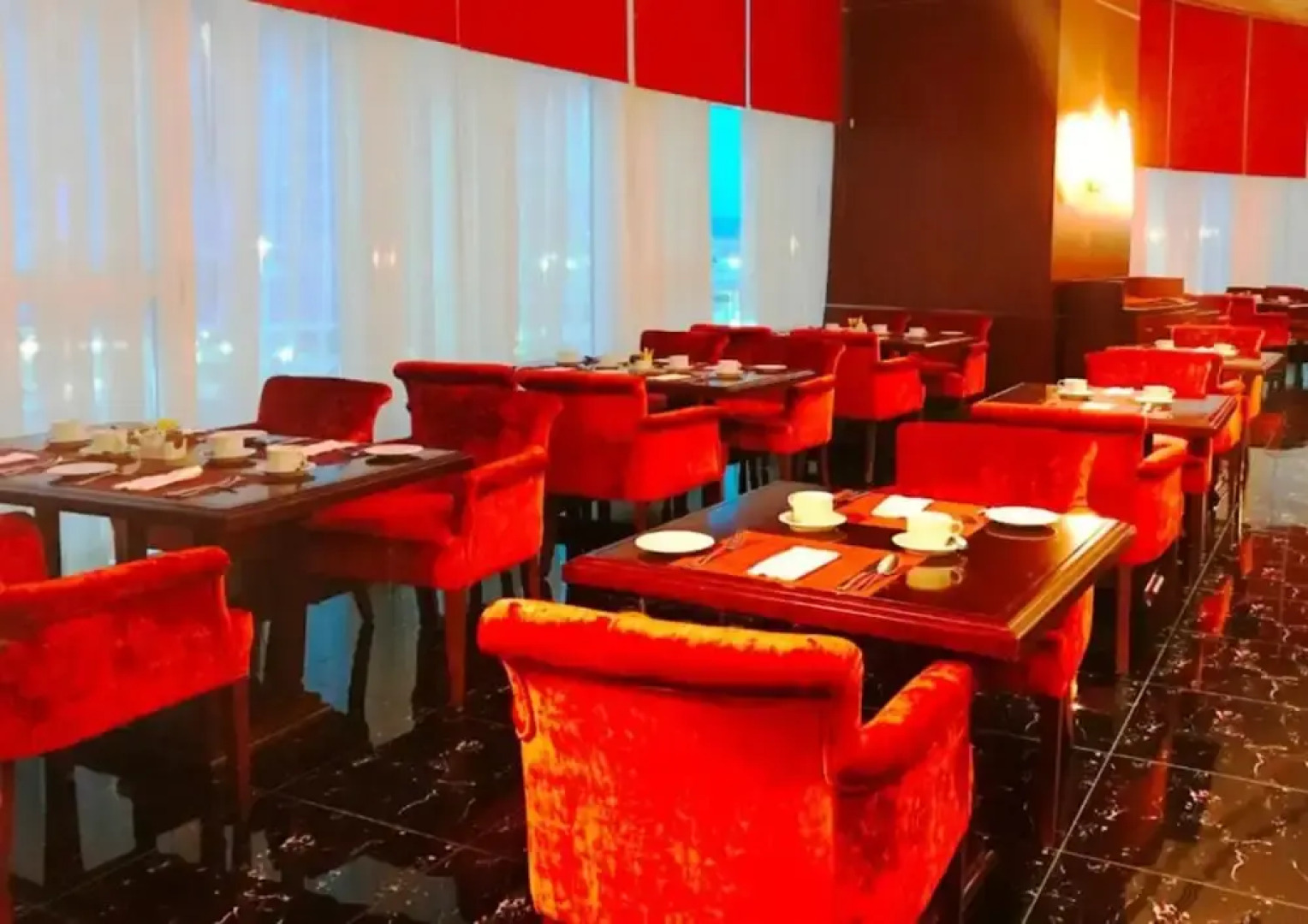 Dancenter Luxe Formerly Concorde Hotel