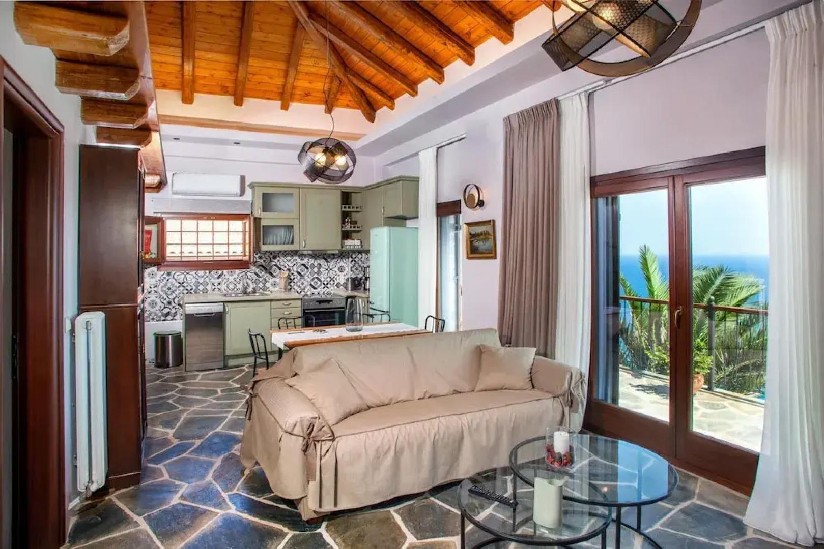 Barbarella Deluxe Maisonette