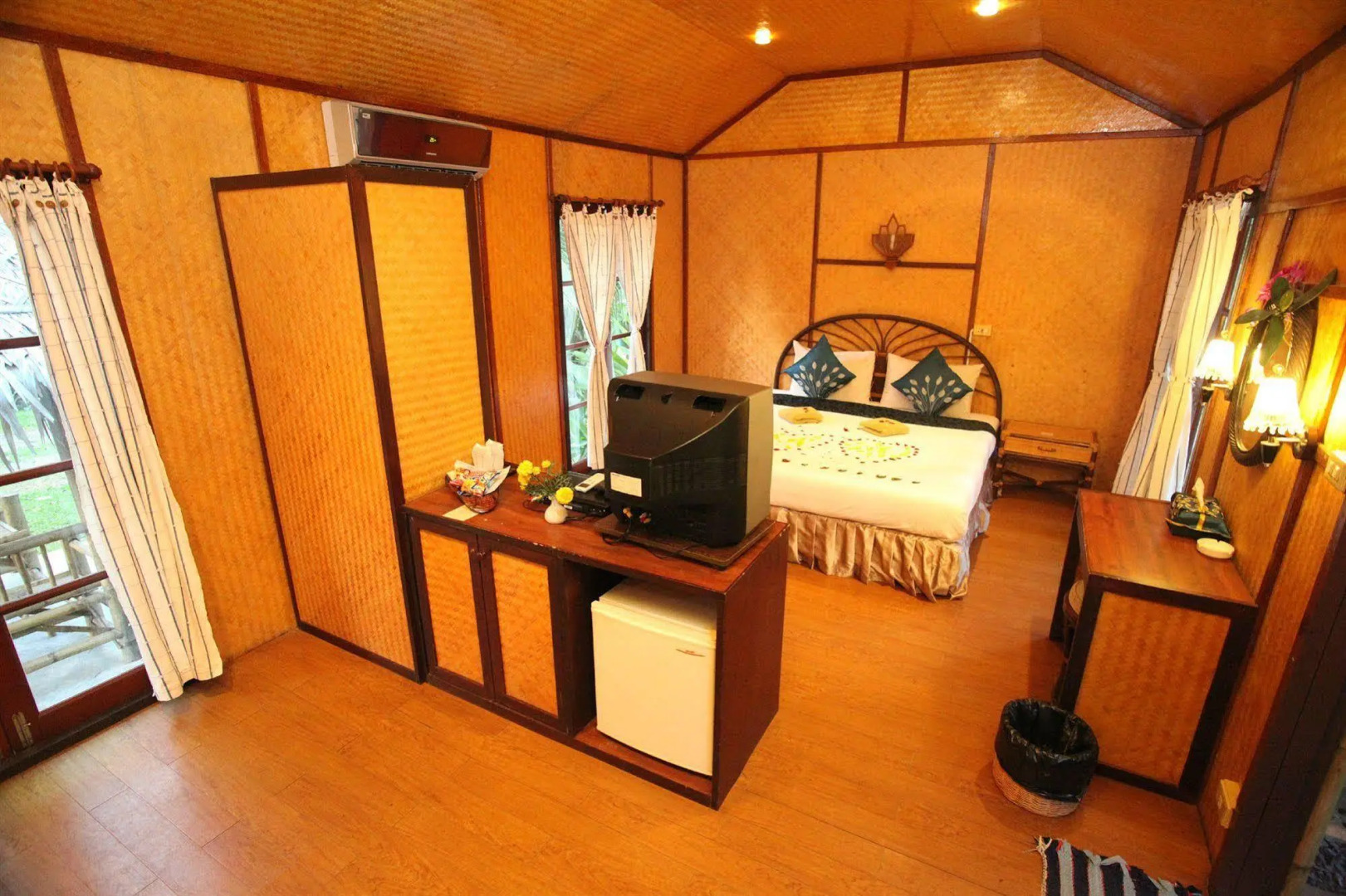 Tropical Garden Lounge