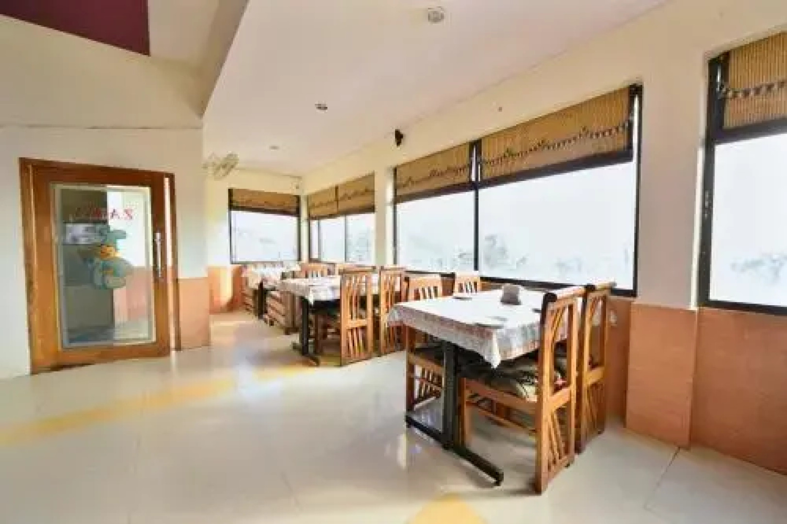 Hotel City Heart  By OYO Rooms