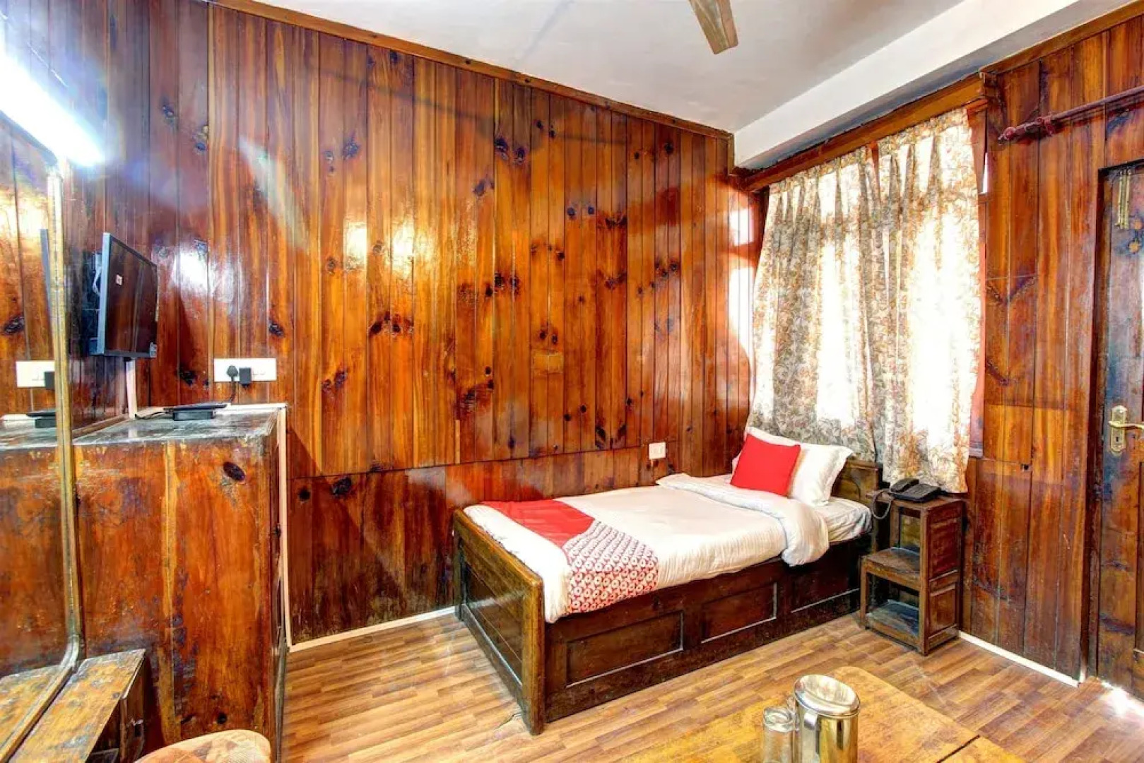 OYO 19767 Hotel Naman