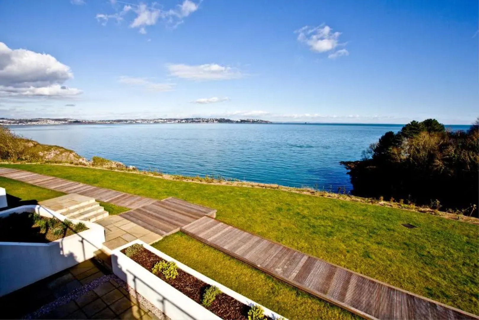 Avocet 2 at The Cove - Stunning Sea Views, Heated Pool and Parking