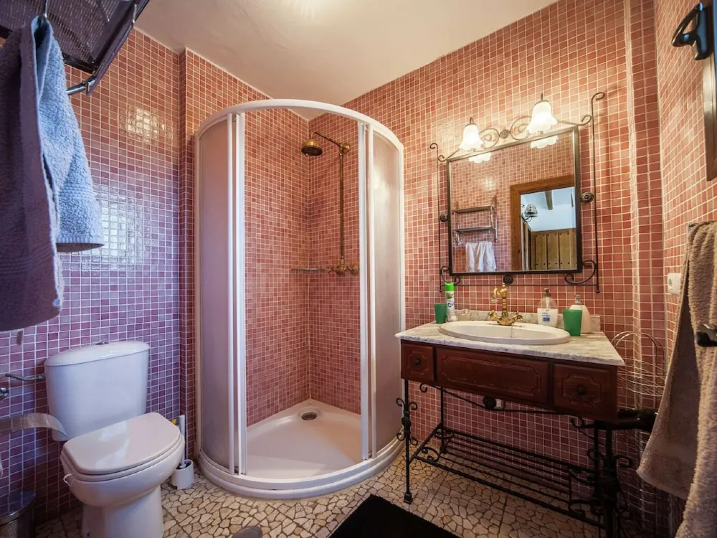 Spacious Cottage With Private Pool and Beautiful Views of Mountains and sea