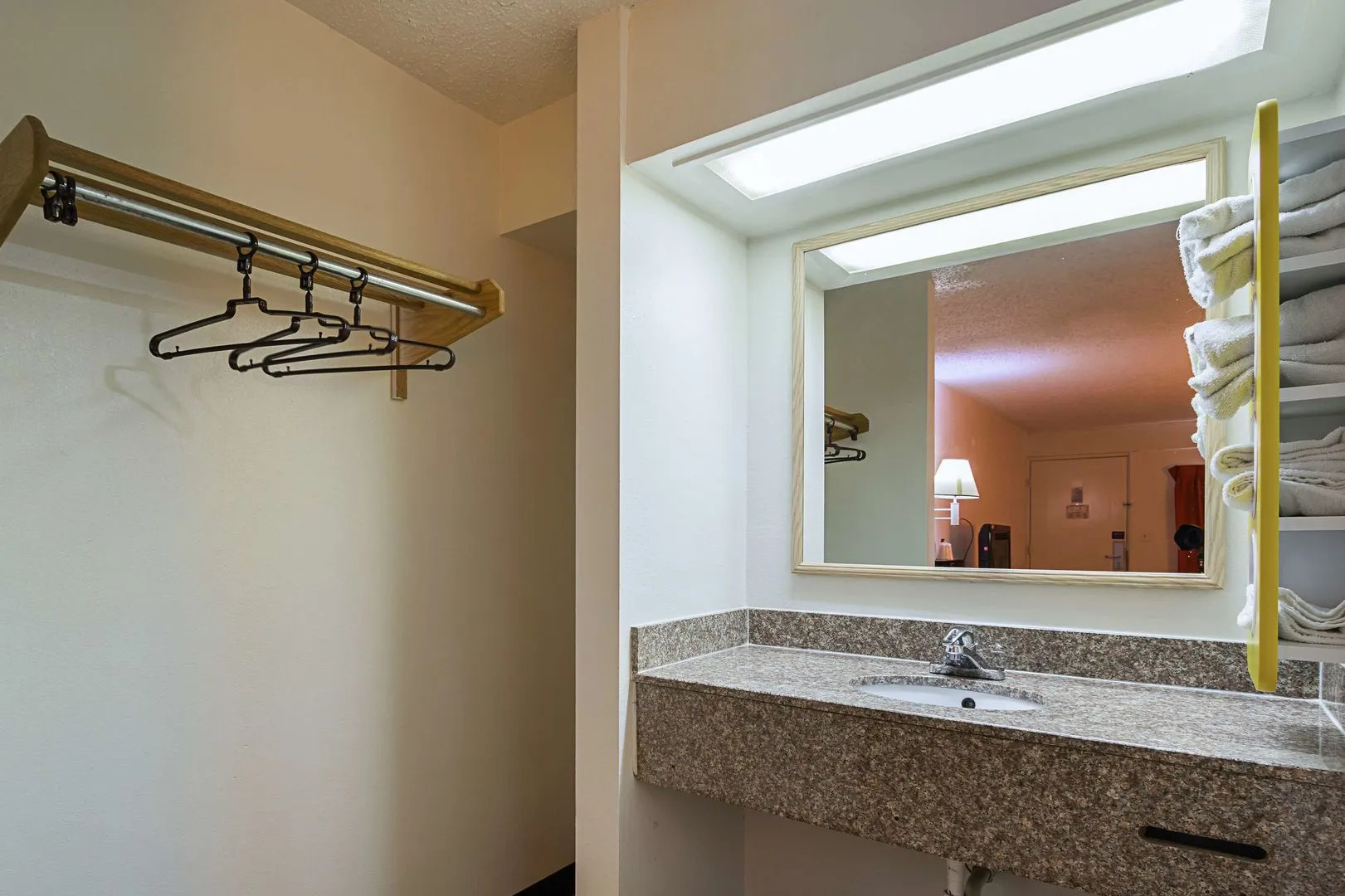 Clarion Pointe Decatur Downtown