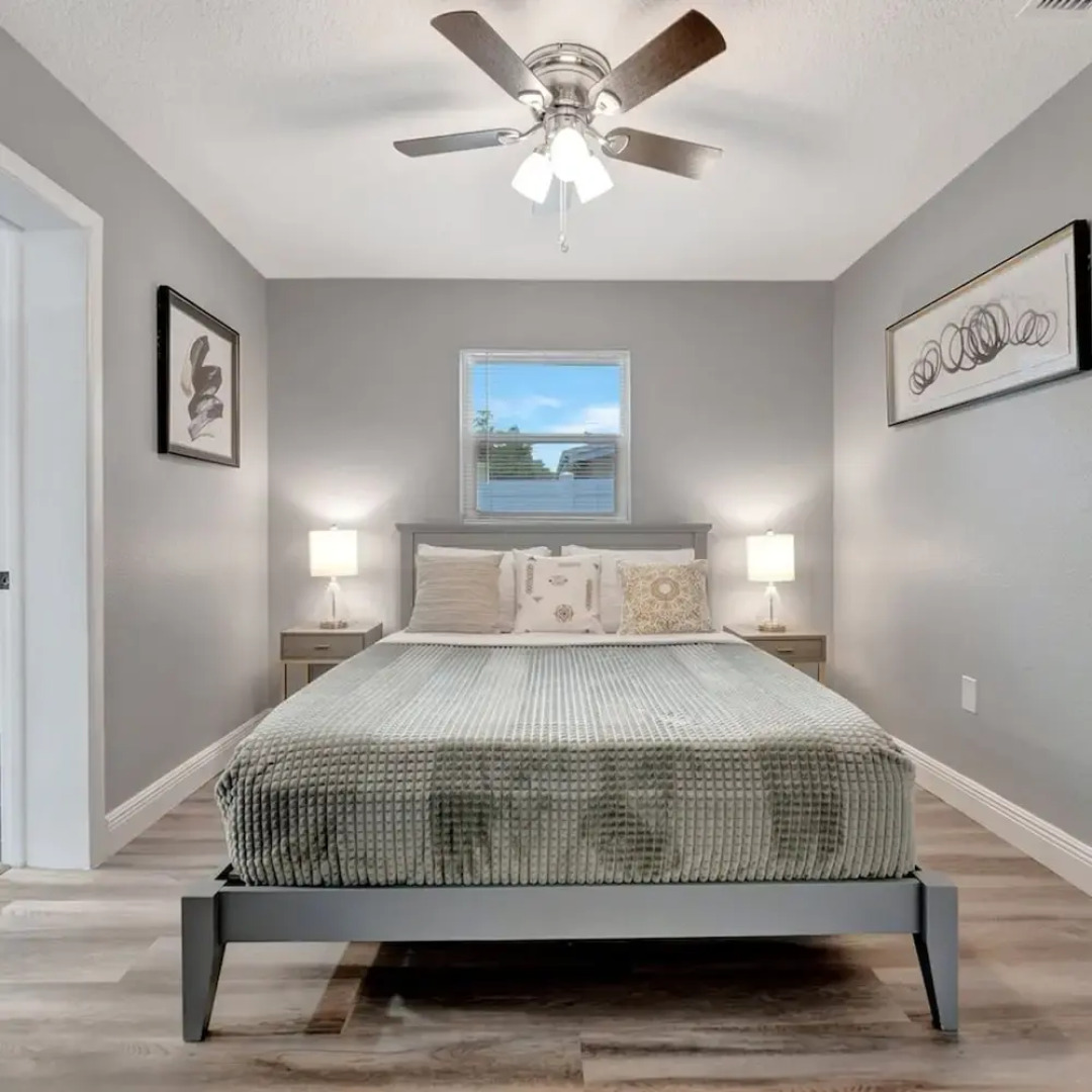 4b 2b w Hot Tub BBQ Firepit 9mins to Beach