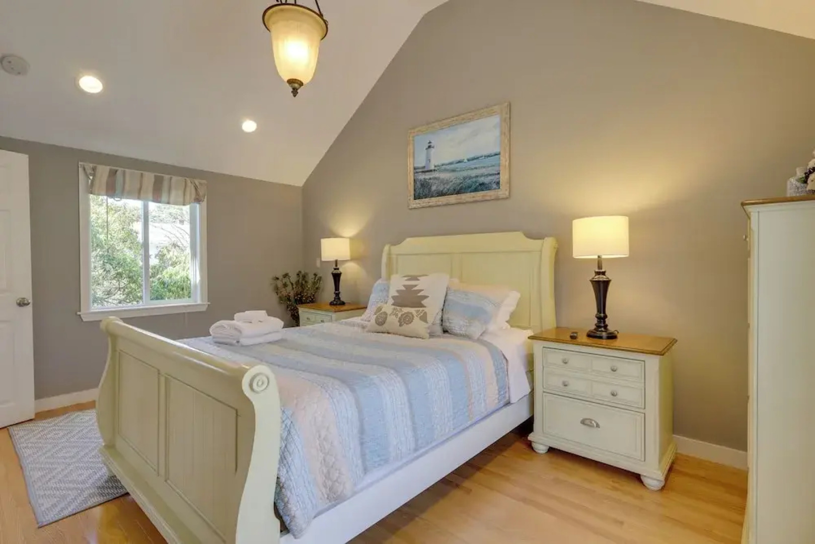 Swan River Views, BBQ Ready: West Dennis Home