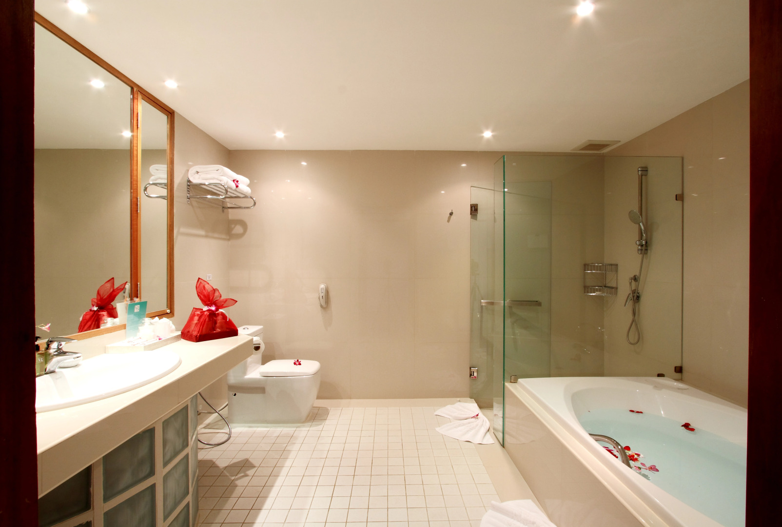 Mom Tri's Villa Royale