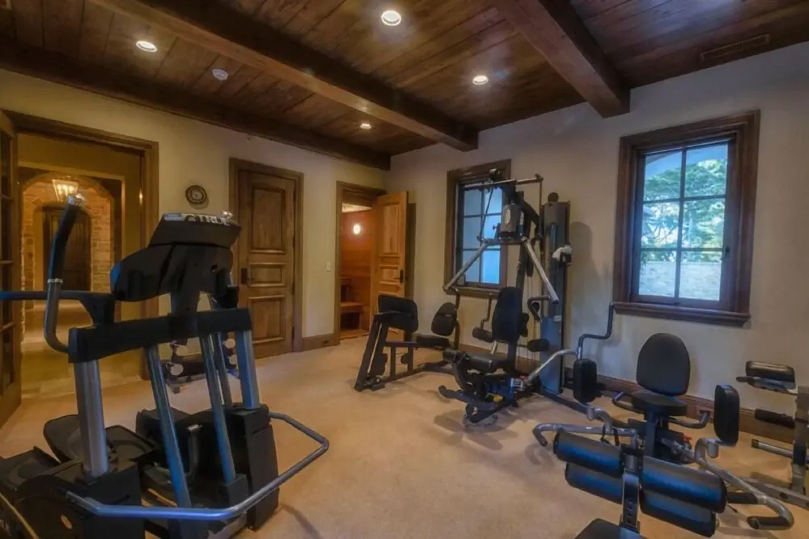 Chateau D' Renaitre - Carmel-By-The-Sea