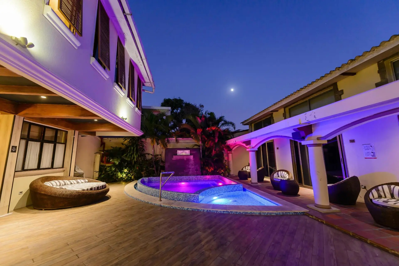 Cedros Inn Boutique Hotel