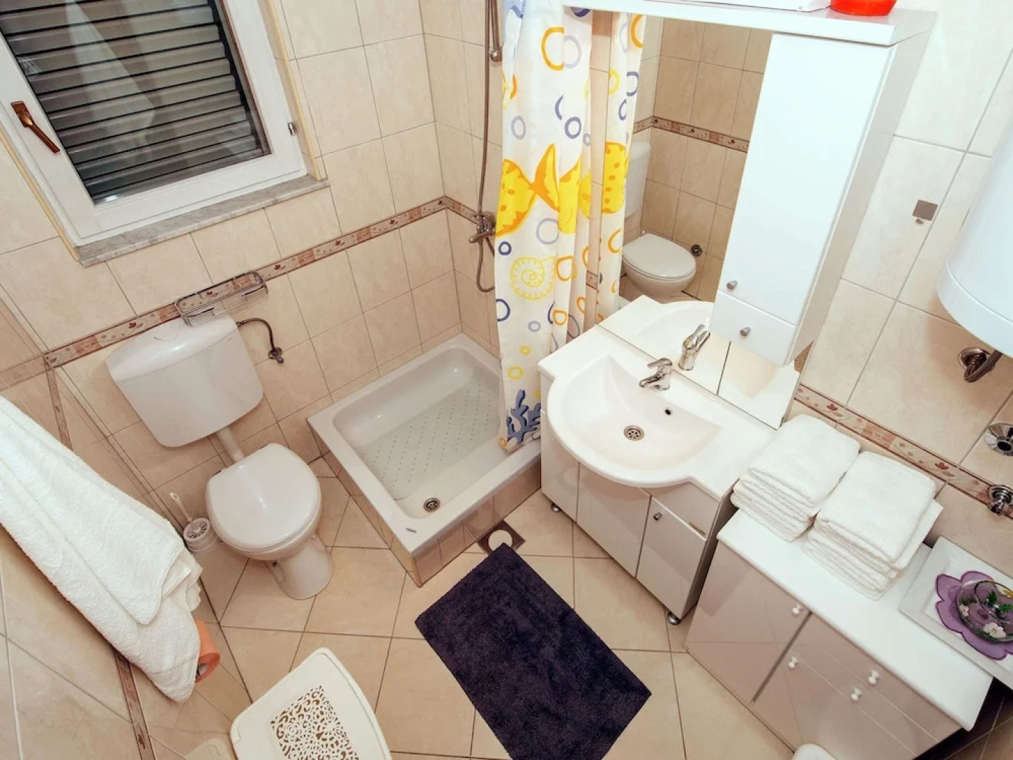 Private Estate With 2 Infinity Pools