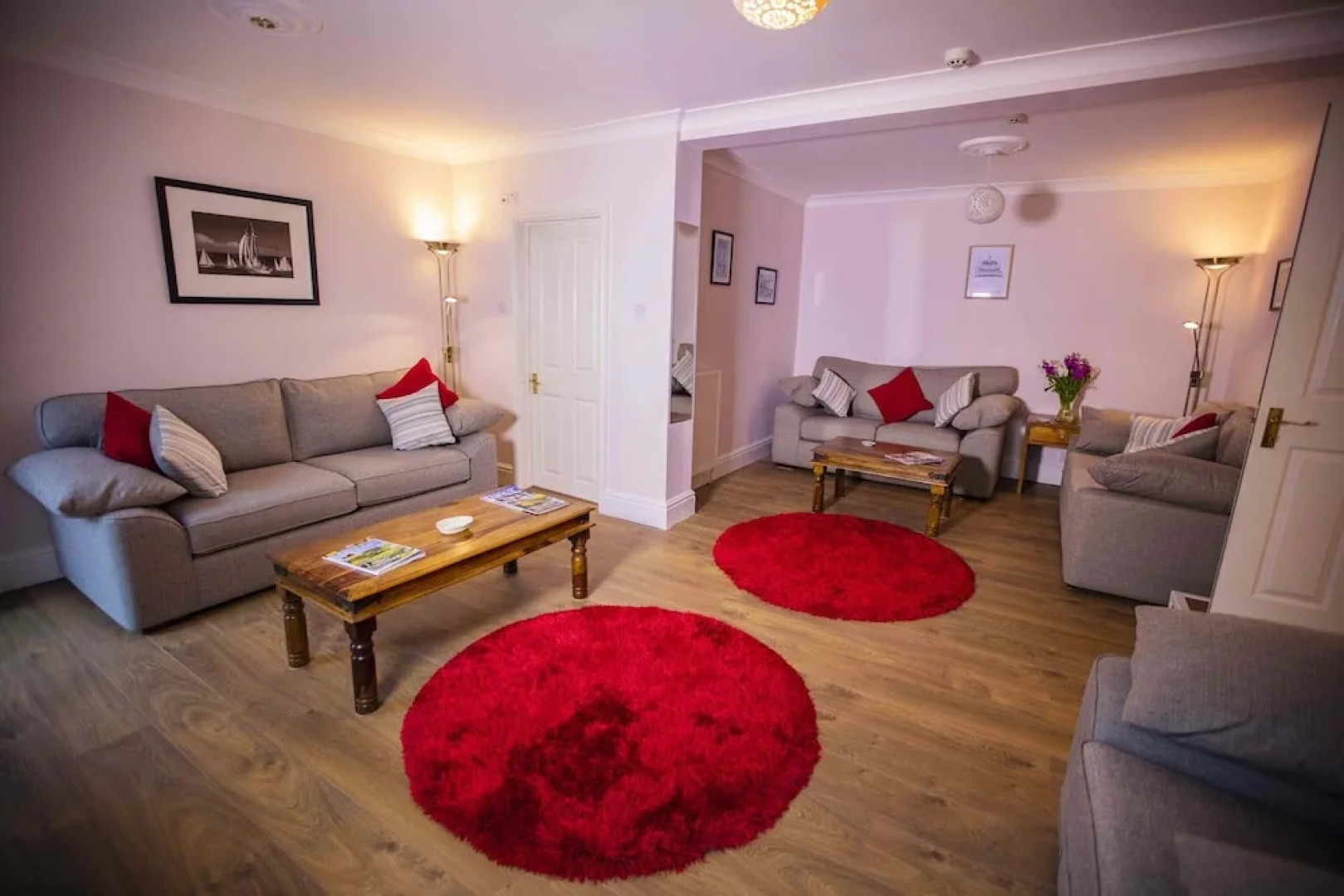 Cladda House & Holiday Apartments