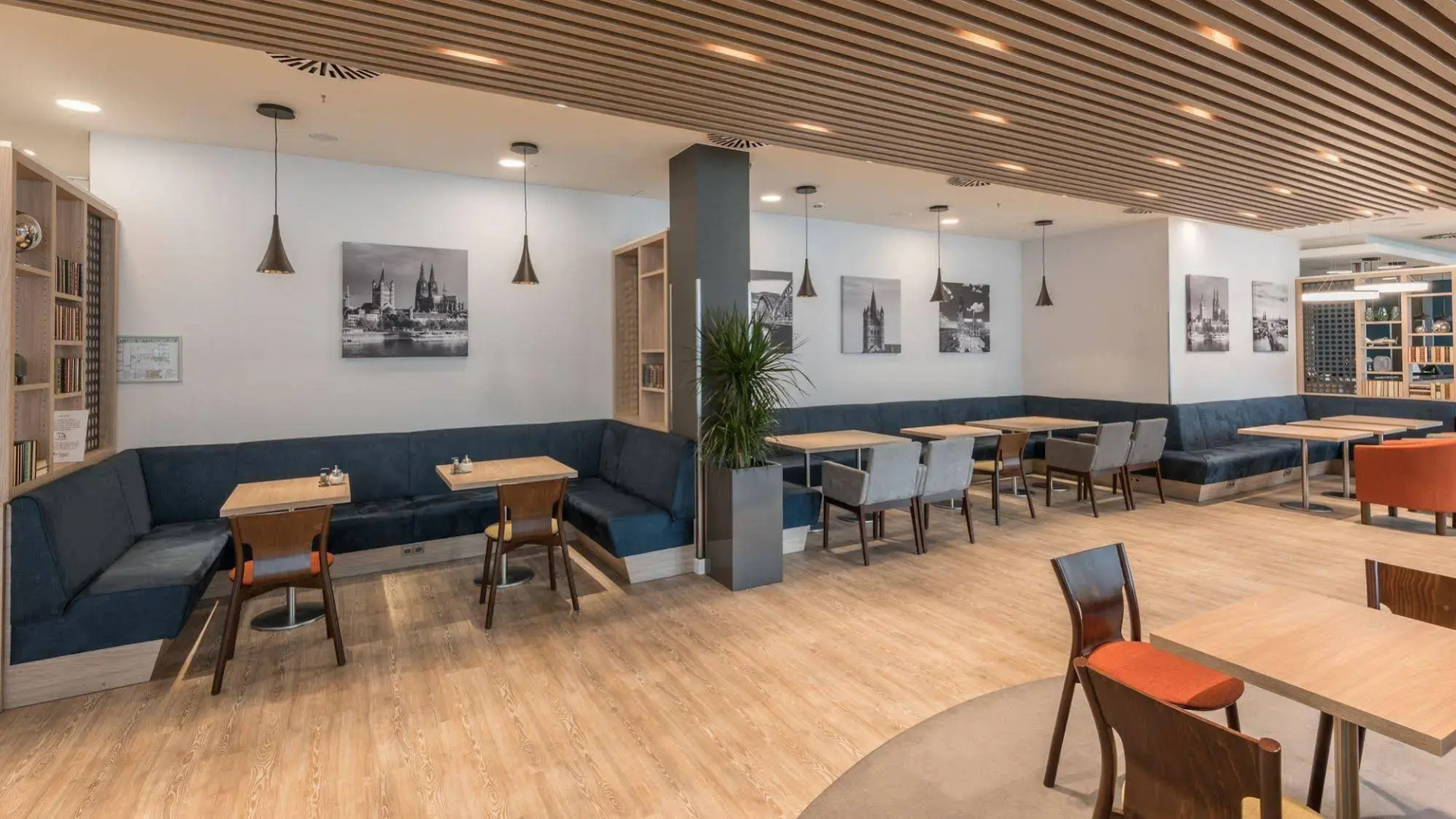 Premier Inn Cologne City Sud Hotel