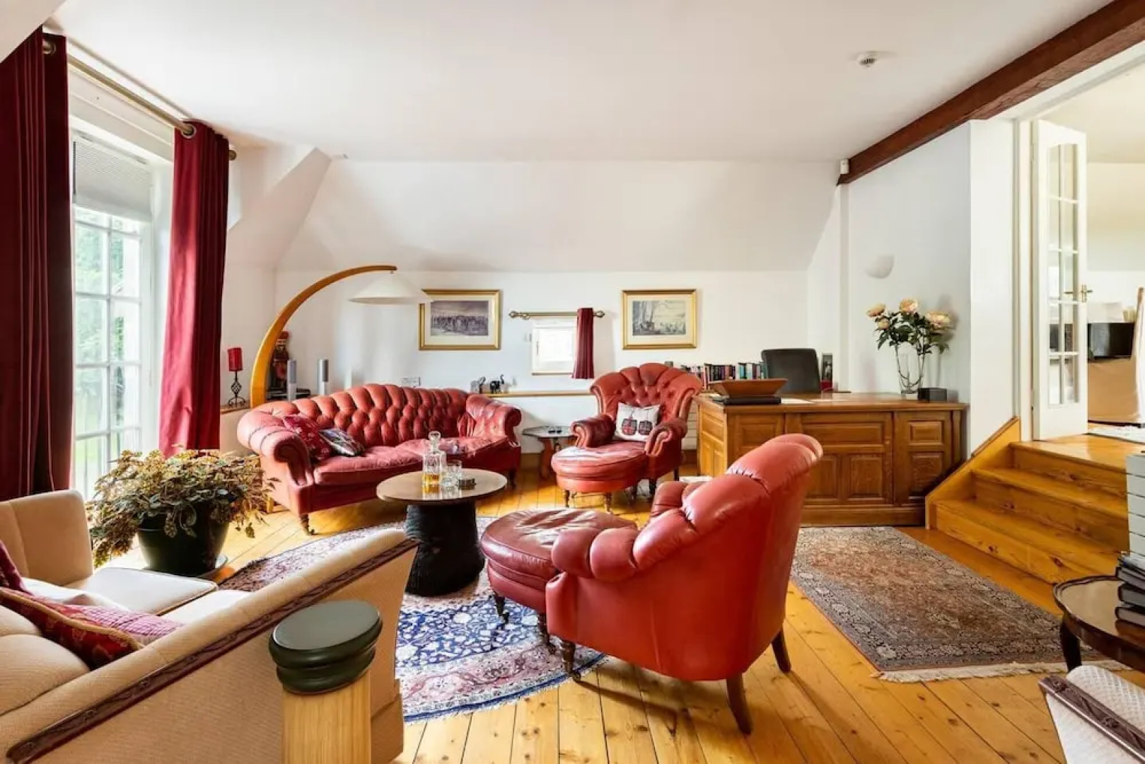 Stunning Luxury Duplex With Hot Tub and Aircon