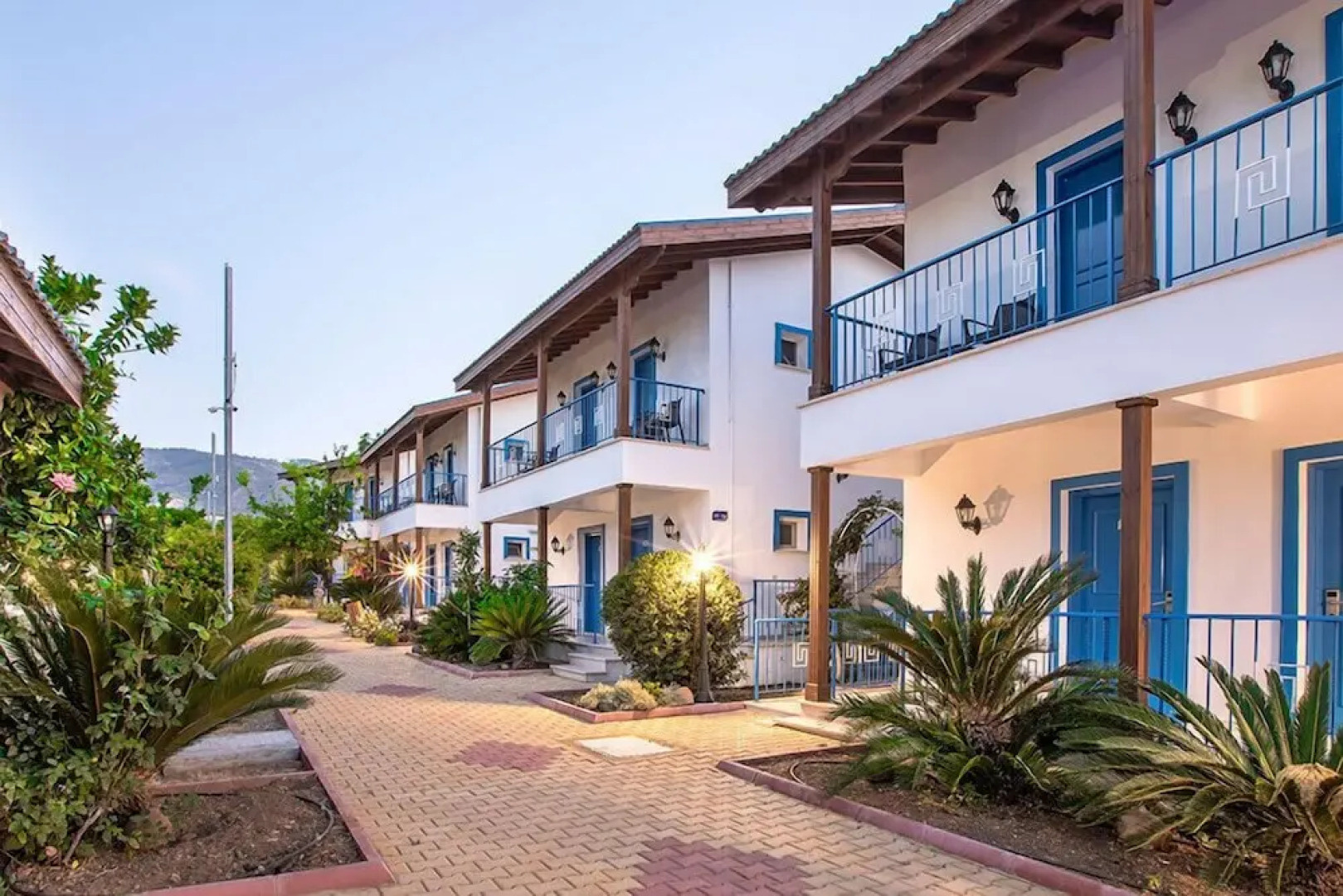 Queen Aphrodite Hotel