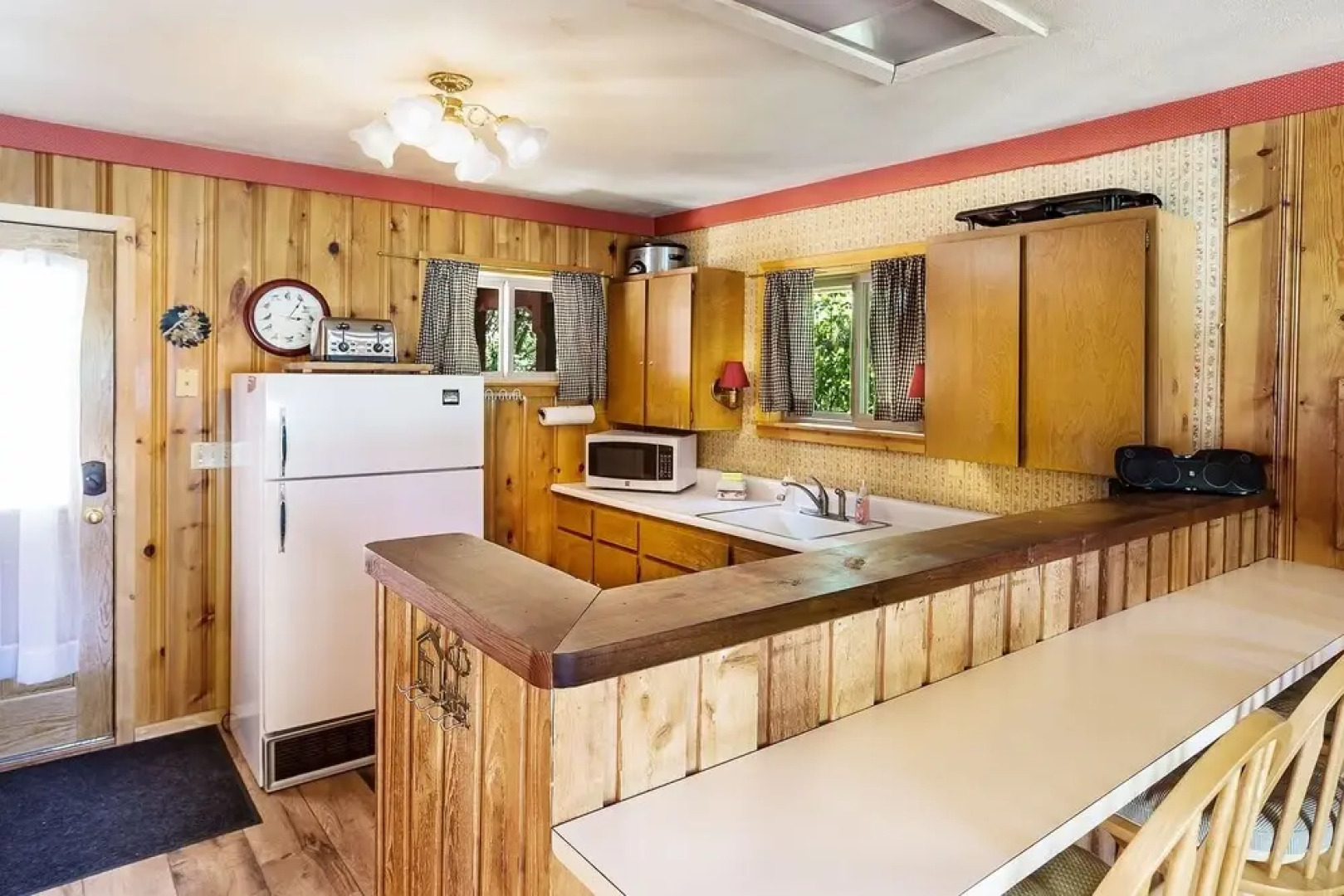 Journey's End On Fish Lake 2 Bedroom Home by NW Comfy Cabins by RedAwning