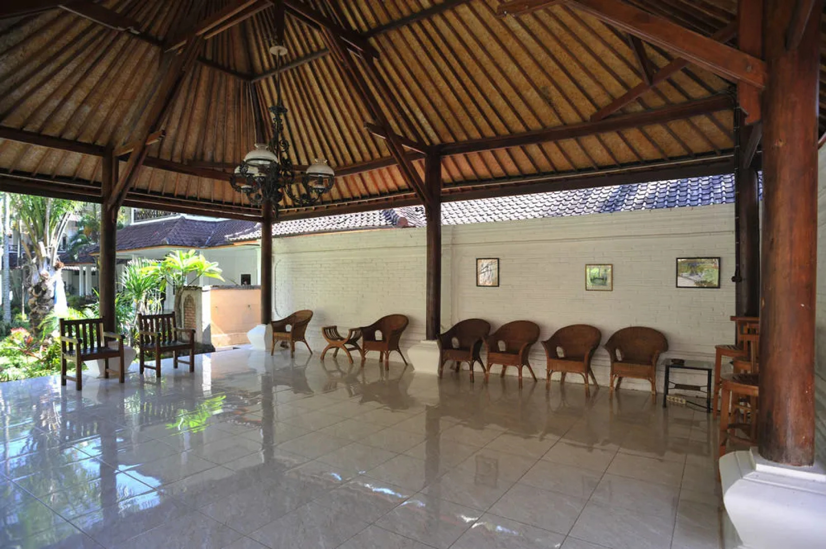 龙目岛艾里潘泰圣吉吉克拉丹甘酒店(Airy Pantai Senggigi Krandangan Lombok)