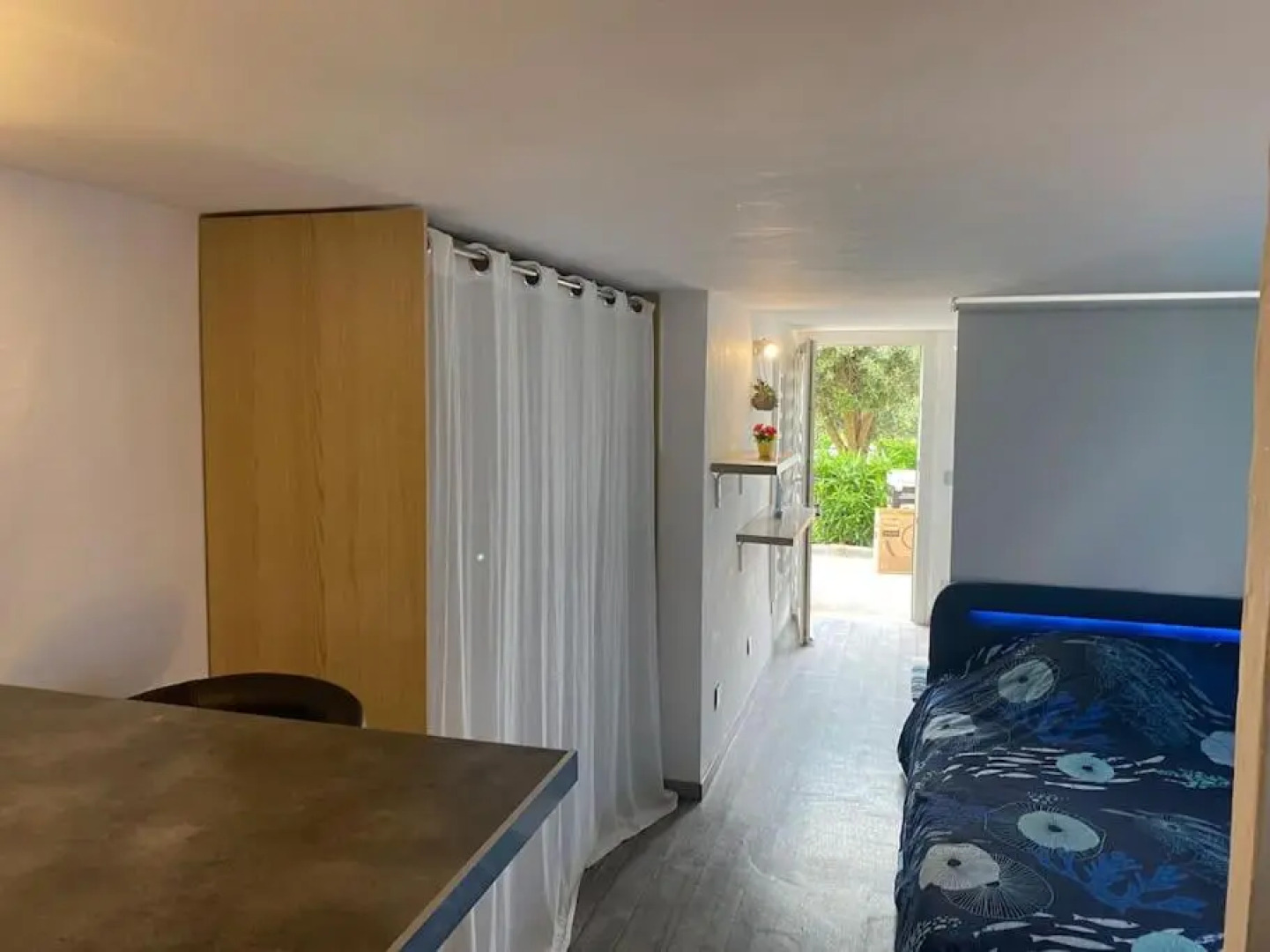 Studio rénové avec piscine proche Saint-Tropez