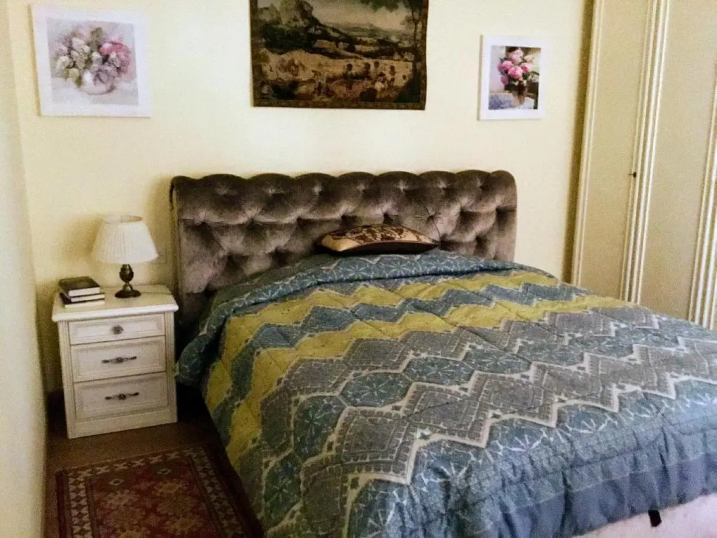 Central lakefront apartment