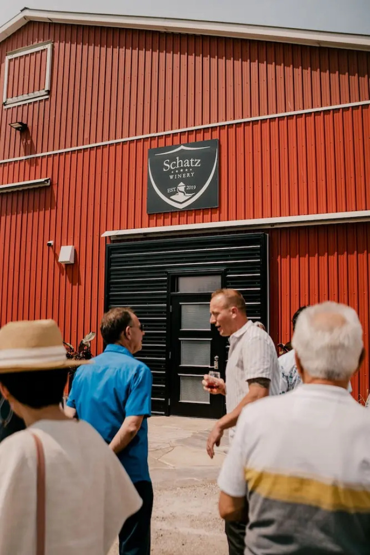 Hessenland Inn & Schatz Winery