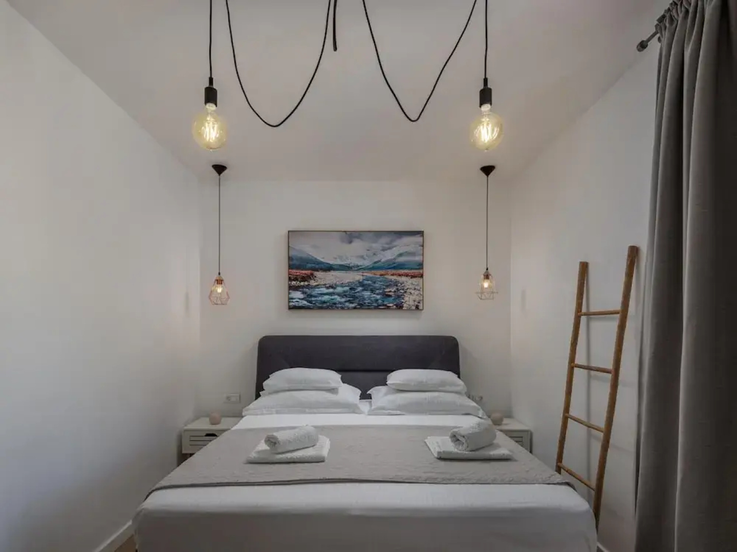 Modern Countryside Villa Near the Sea, Private Swimming Pool, Lovely Guesthouse