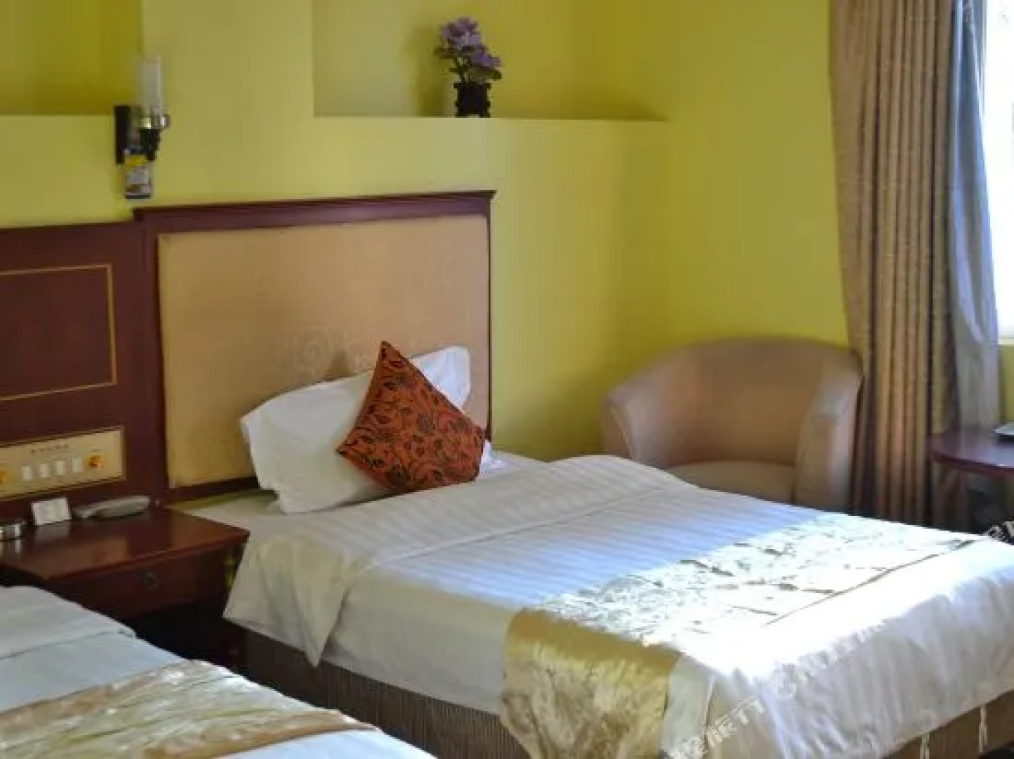 Zhuhai Huafeng Apartment (Baiteng Yilu)