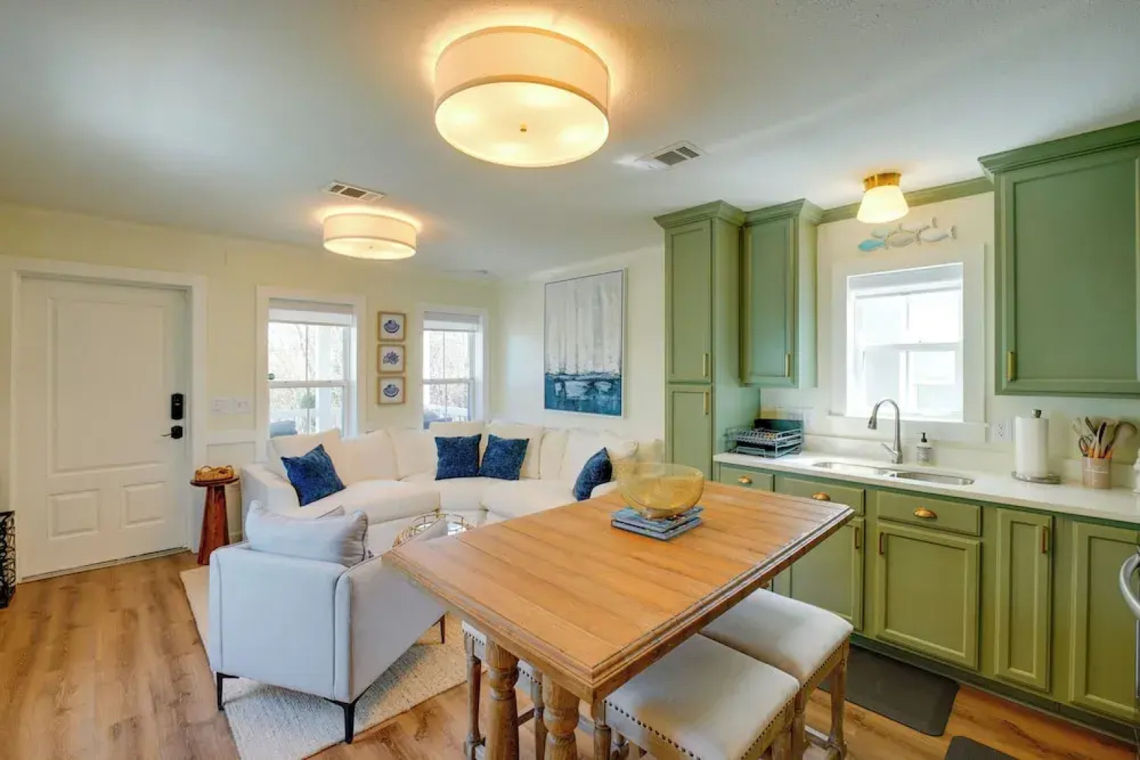 < 1/2 Mi to Beach: Gem w/ Lanai in Pass Christian