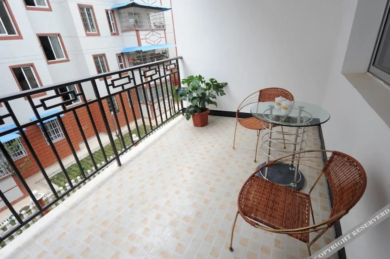 Zhangjiajie Base Area International Youth Hostel