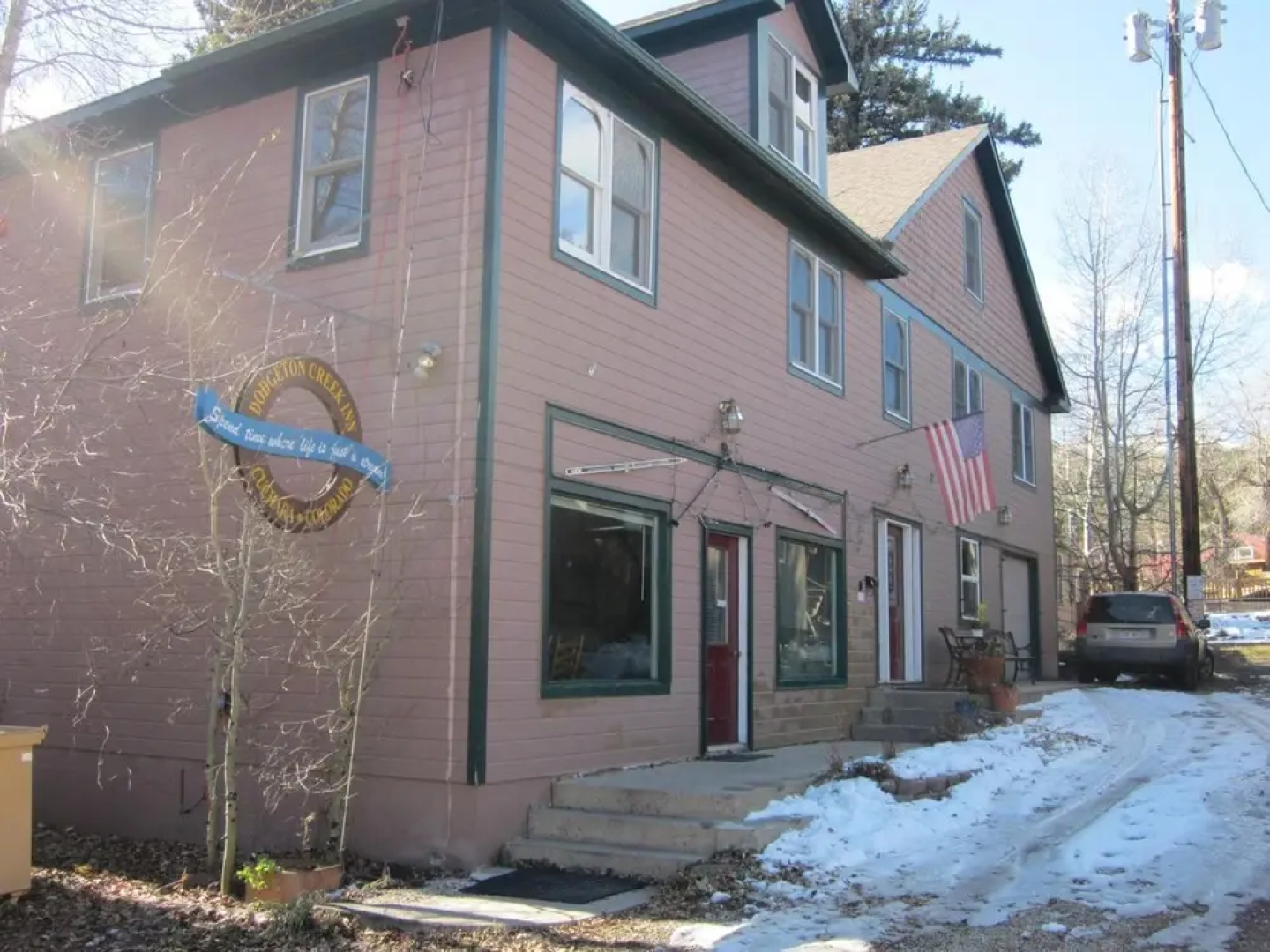 Dodgeton Creek Inn