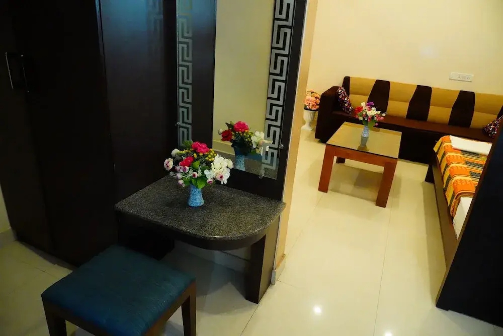 VJR Mahal and Vinayagam Residency