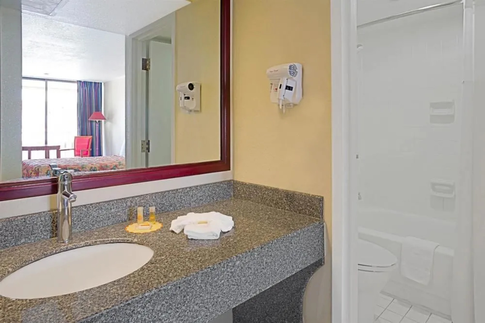 Days Inn & Suites Clermont