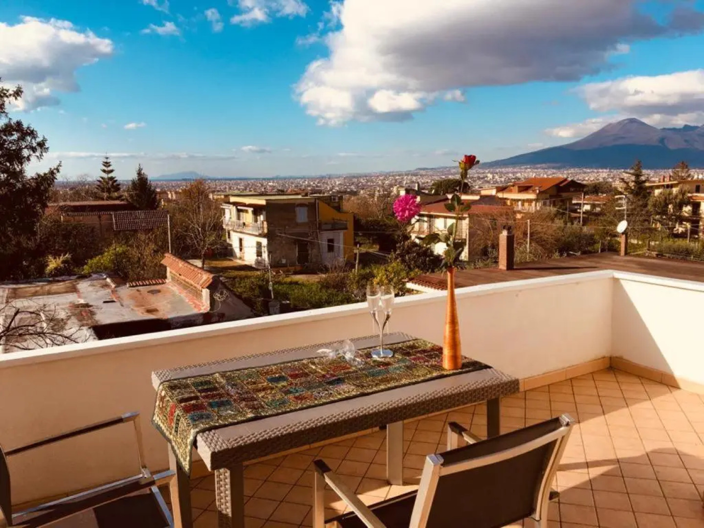 Secret pearl! Amalfi Coast, Pompei & Naples Free parking