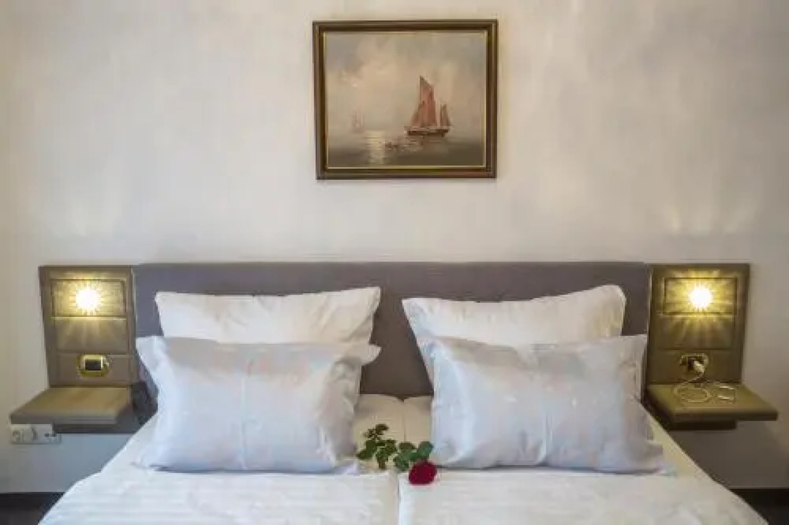 Golden GaPa Penthouse 1