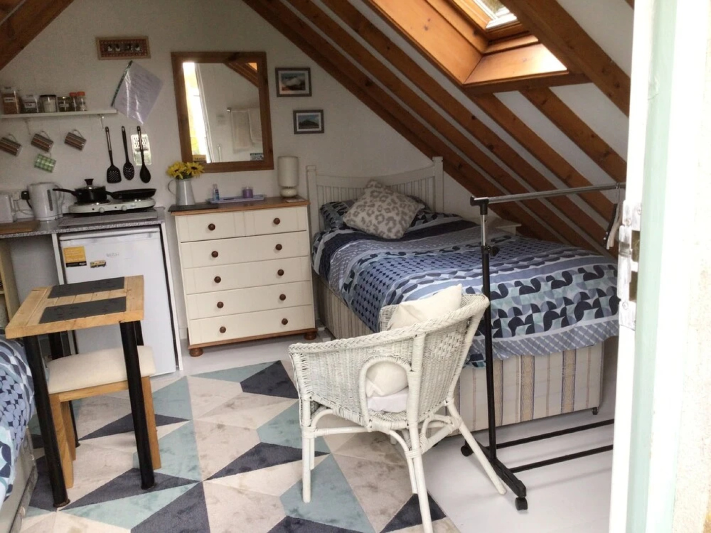 Cozy Camborne Studio Retreat With two Single Beds