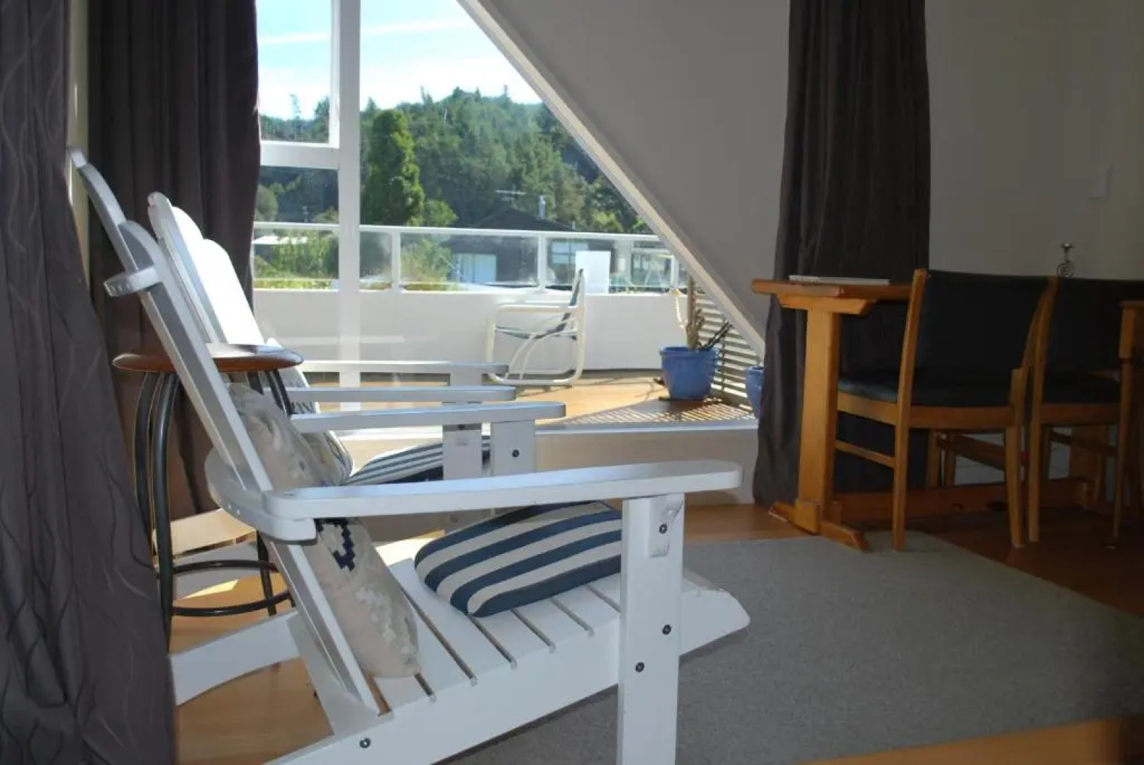 BEACH FRONT:Palms-on-the-beach.KAITERITERI.