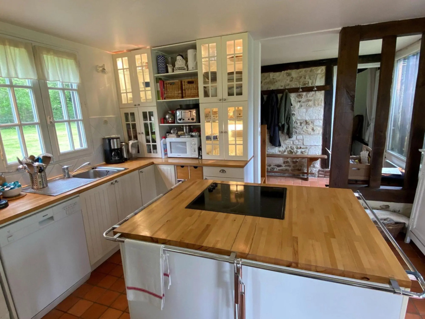 Estate in Normandy With Pool & Tennis Court