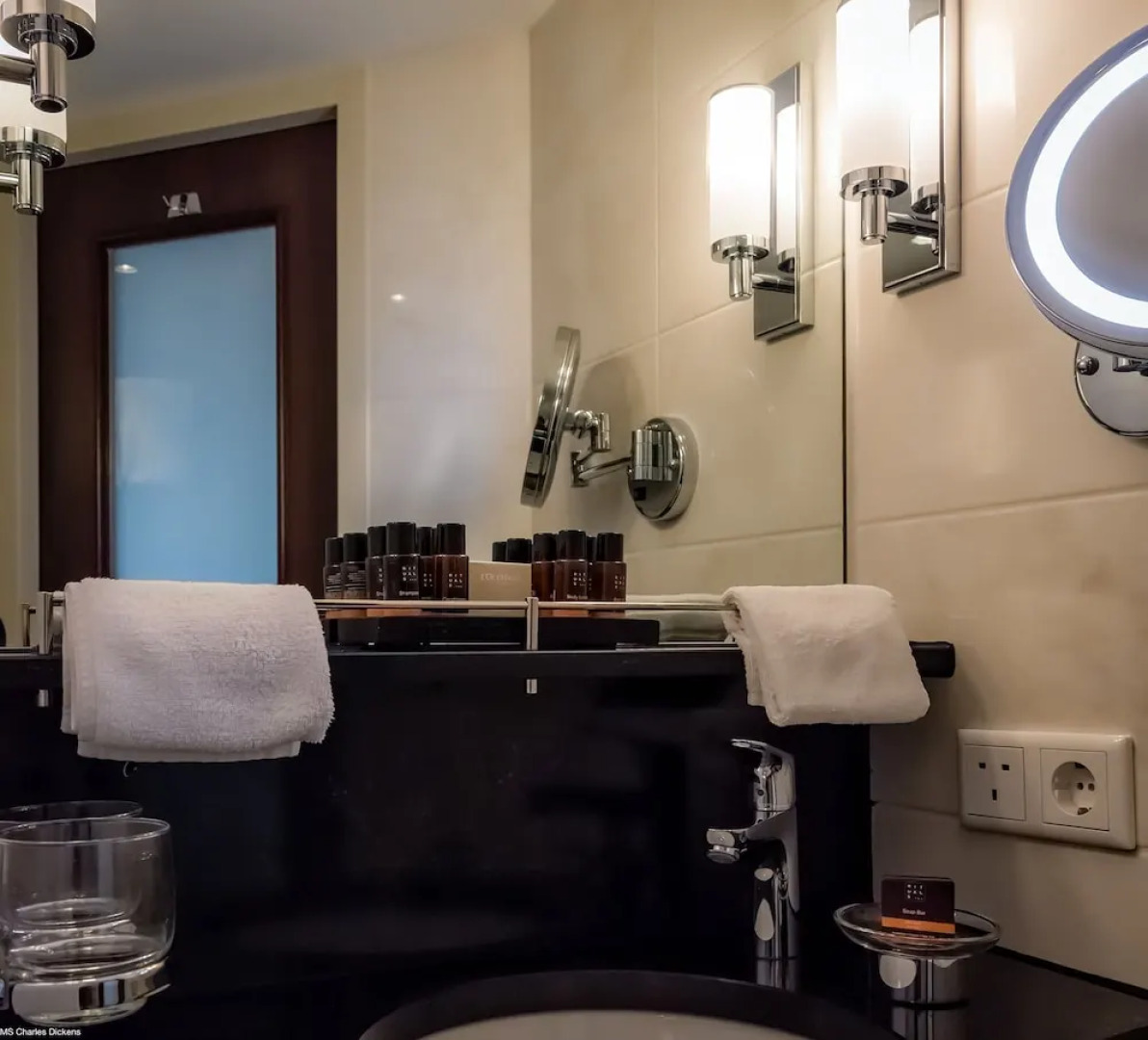 Hotelships Holland - MS Charles Dickens