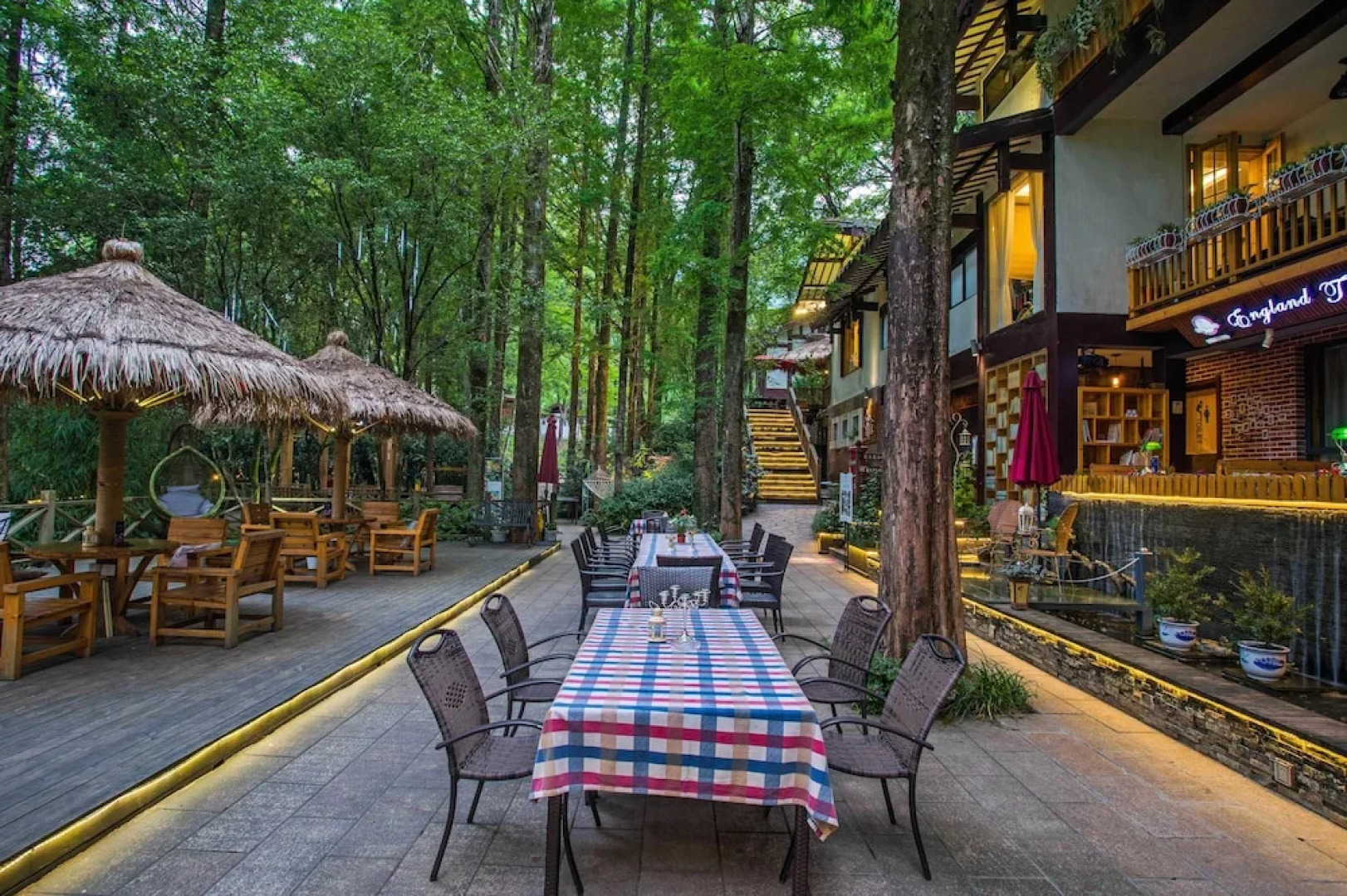 Wuyishan Old Street Sen Live British Inn