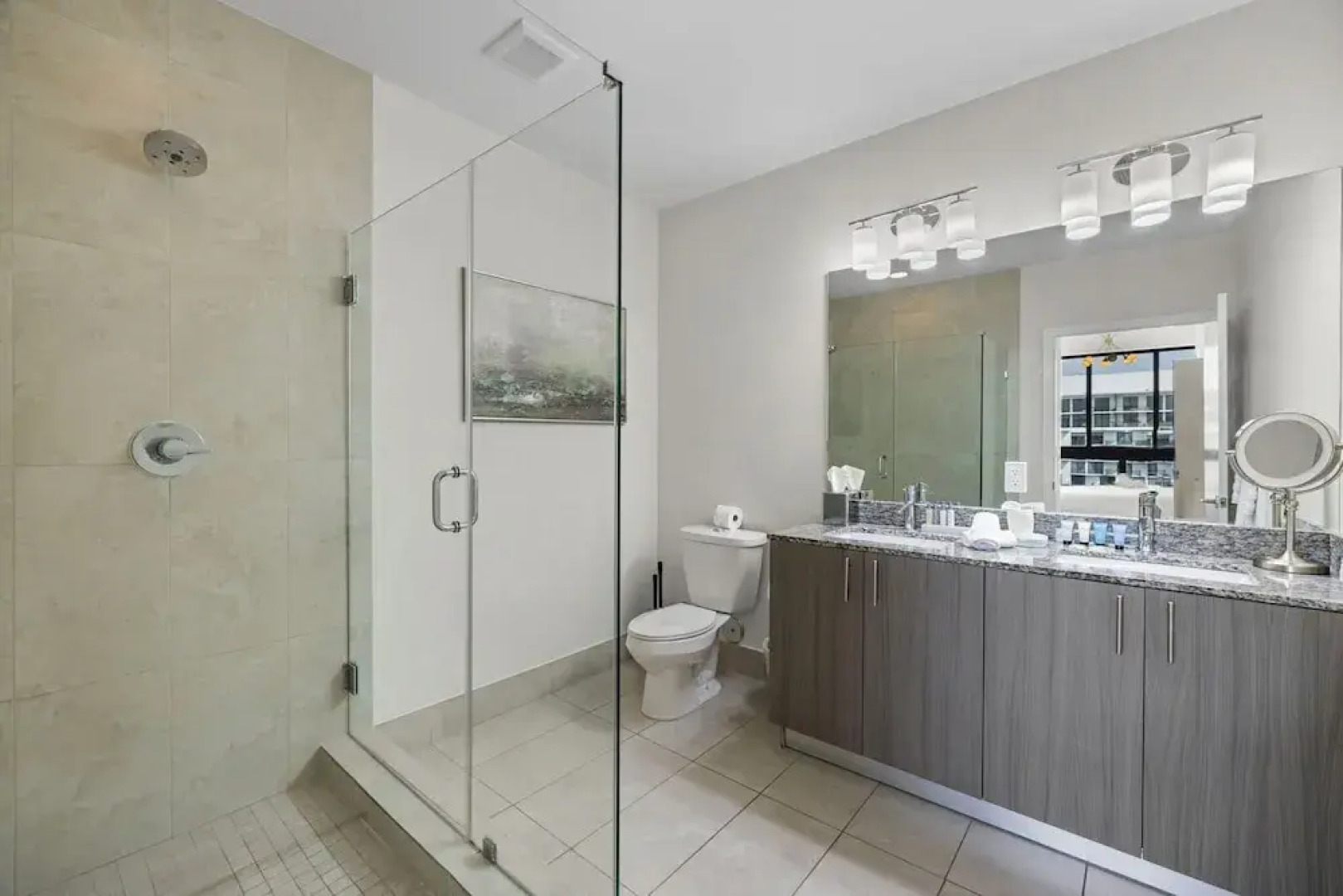 Spacious 2-Bedroom Condo at Doral Park