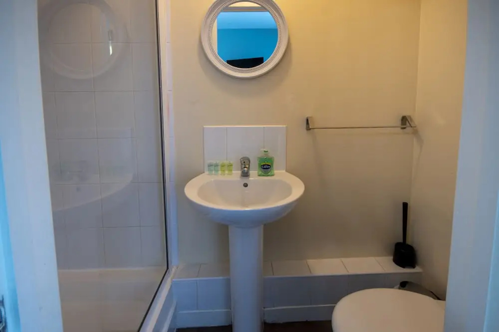 Irvine Riverside Guesthouse by Payman Club