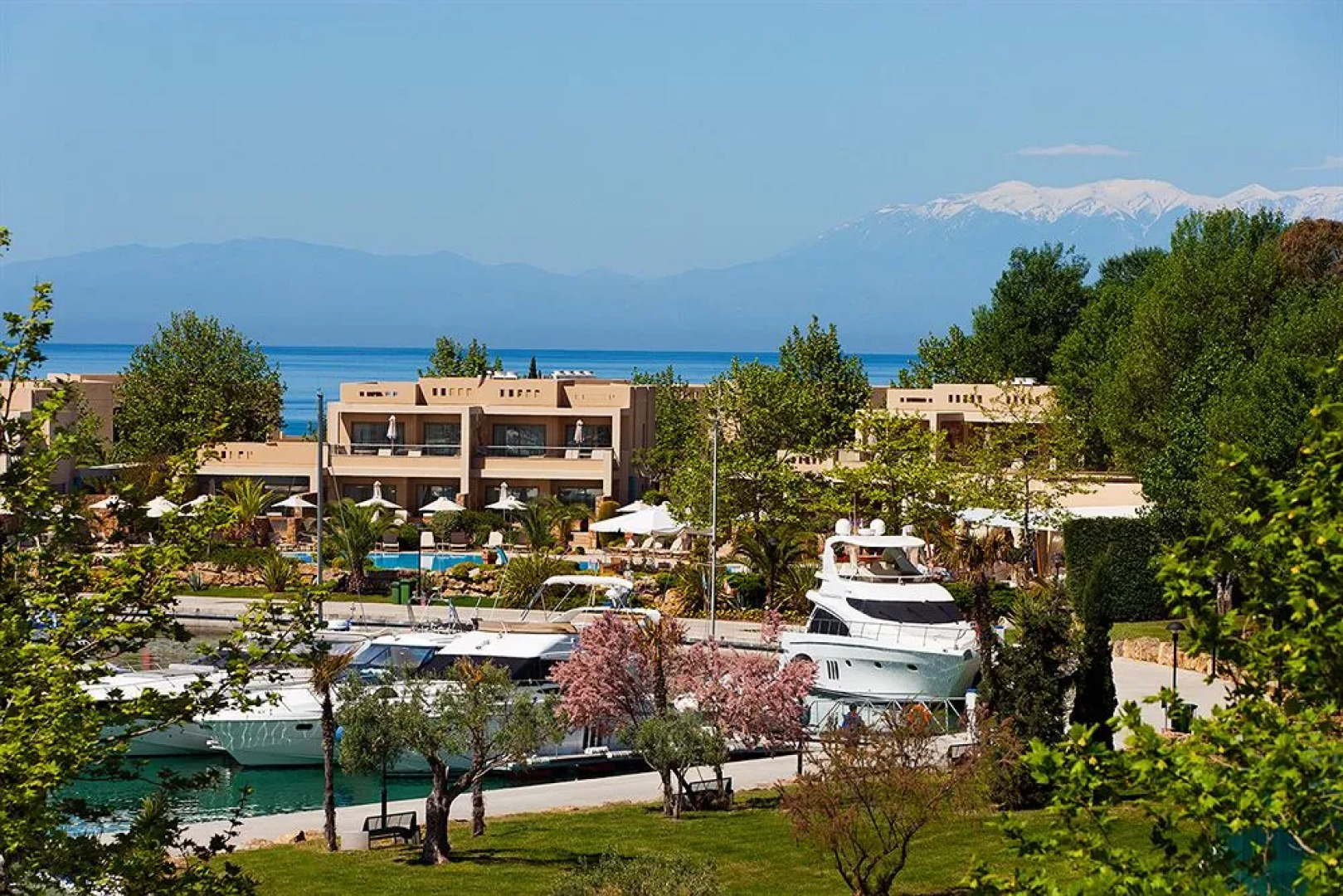Sani Asterias Suites