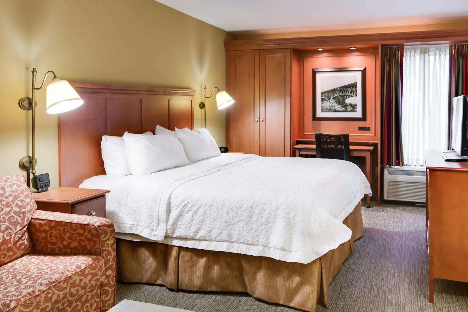 Pittsburgh Airport Inn and Suites
