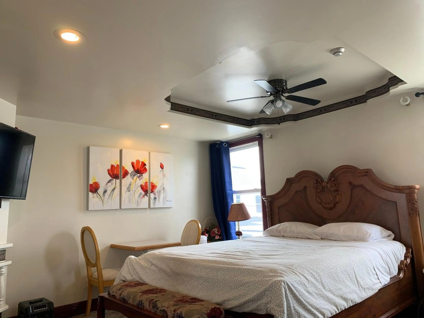 Lakeview Hotel