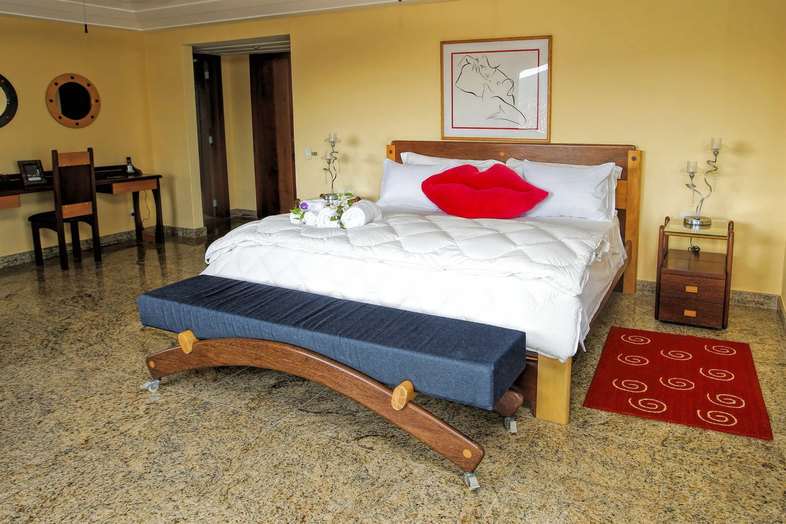 Cliffside Luxury Inn