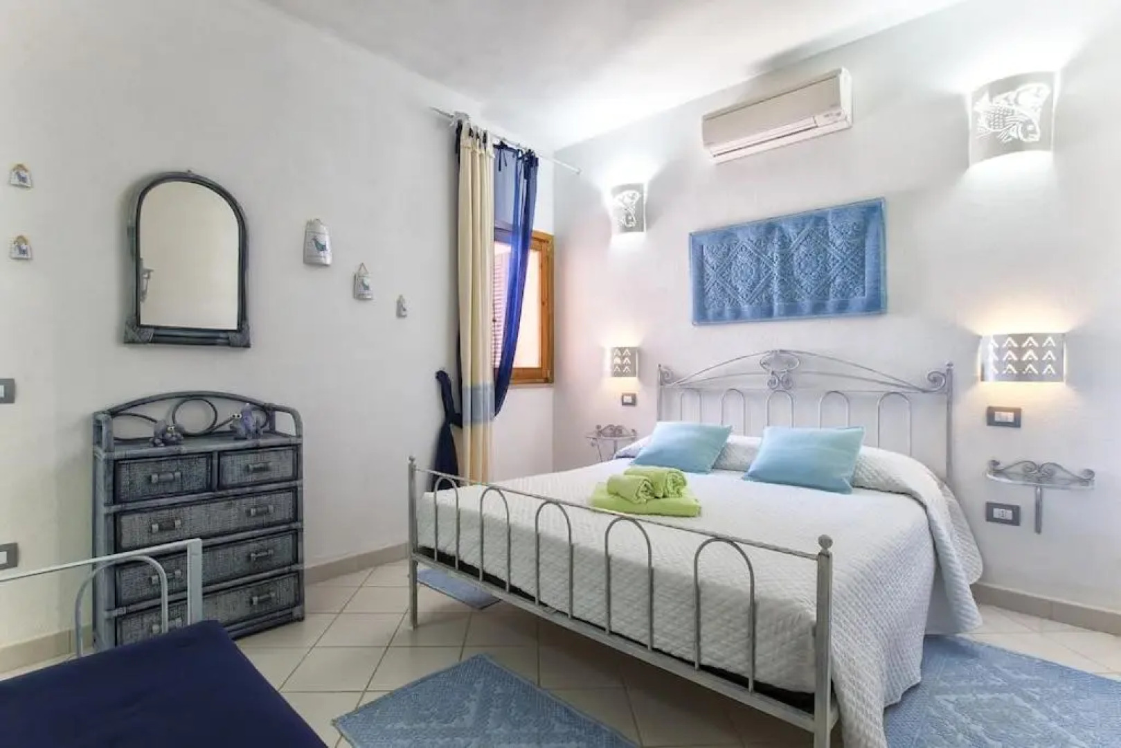 Torre dei Corsari vista mare con terrazza spiaggia sotto casa per 5 persone