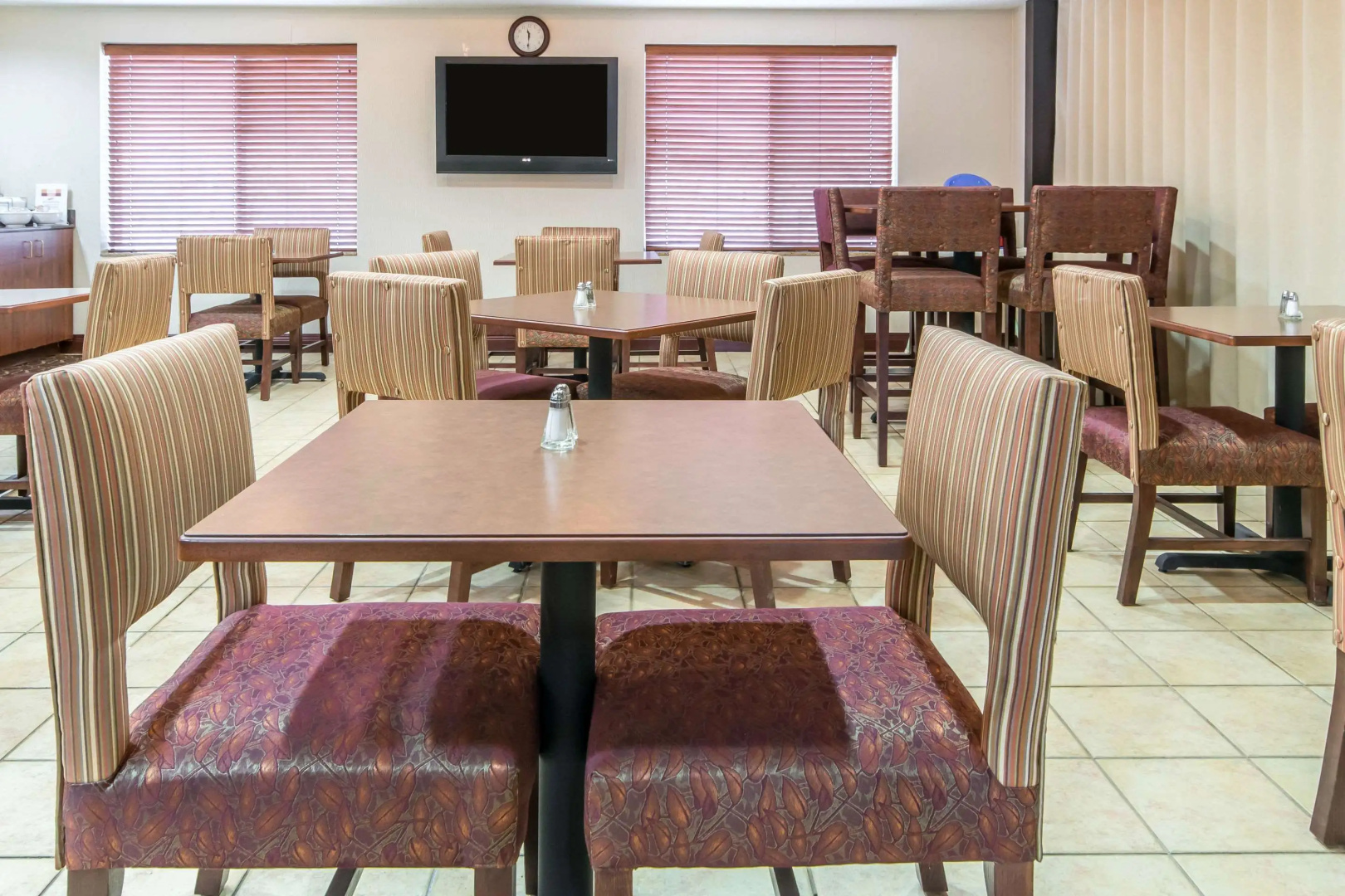 Comfort Suites