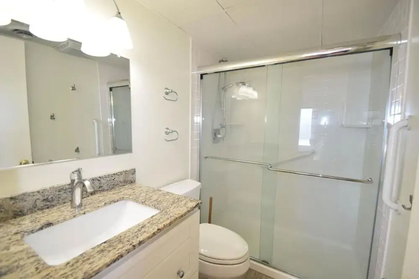 Marigot Beach 209 2 Bedroom Condo by RedAwning