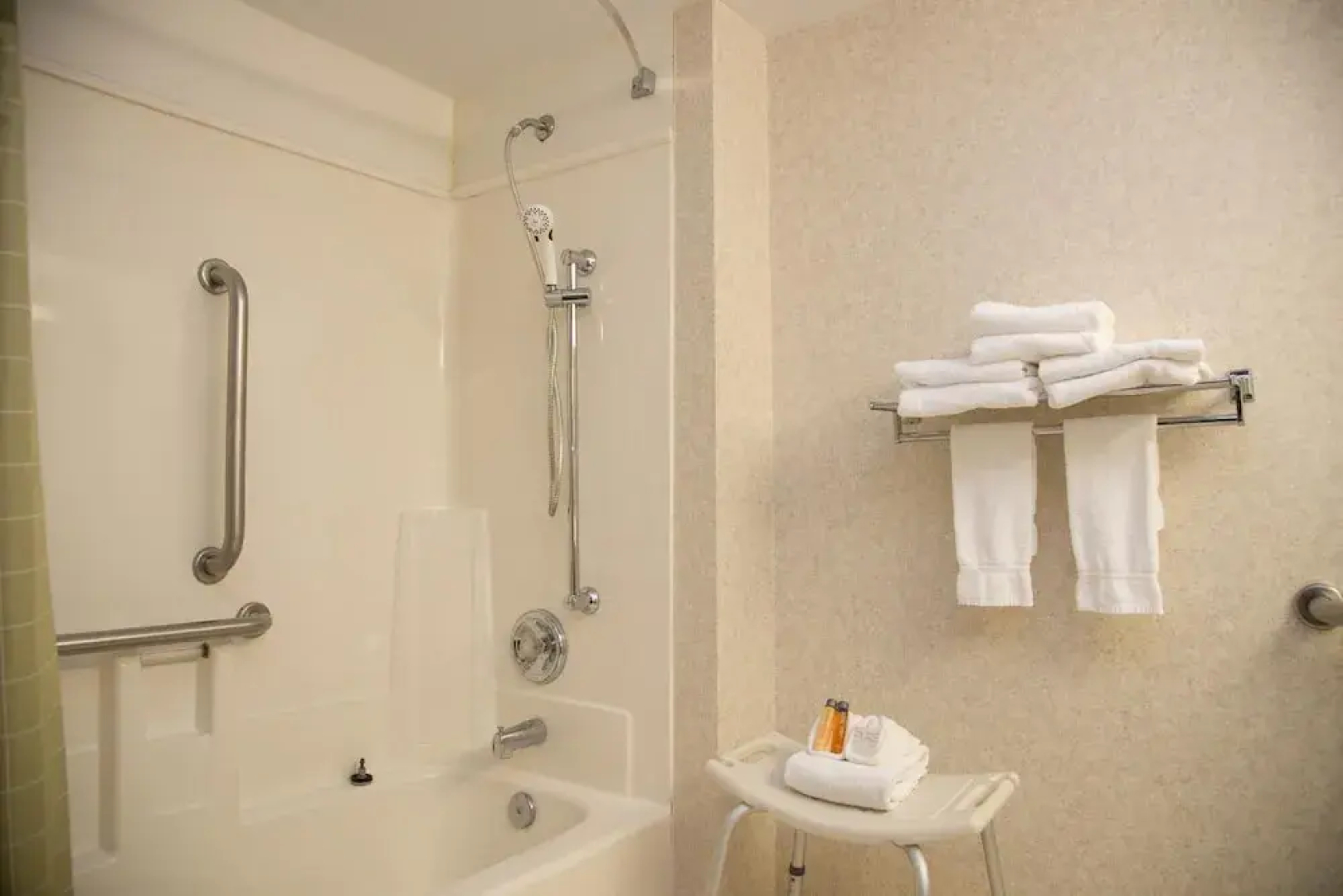Holiday Lodge Hotel & Conference Center
