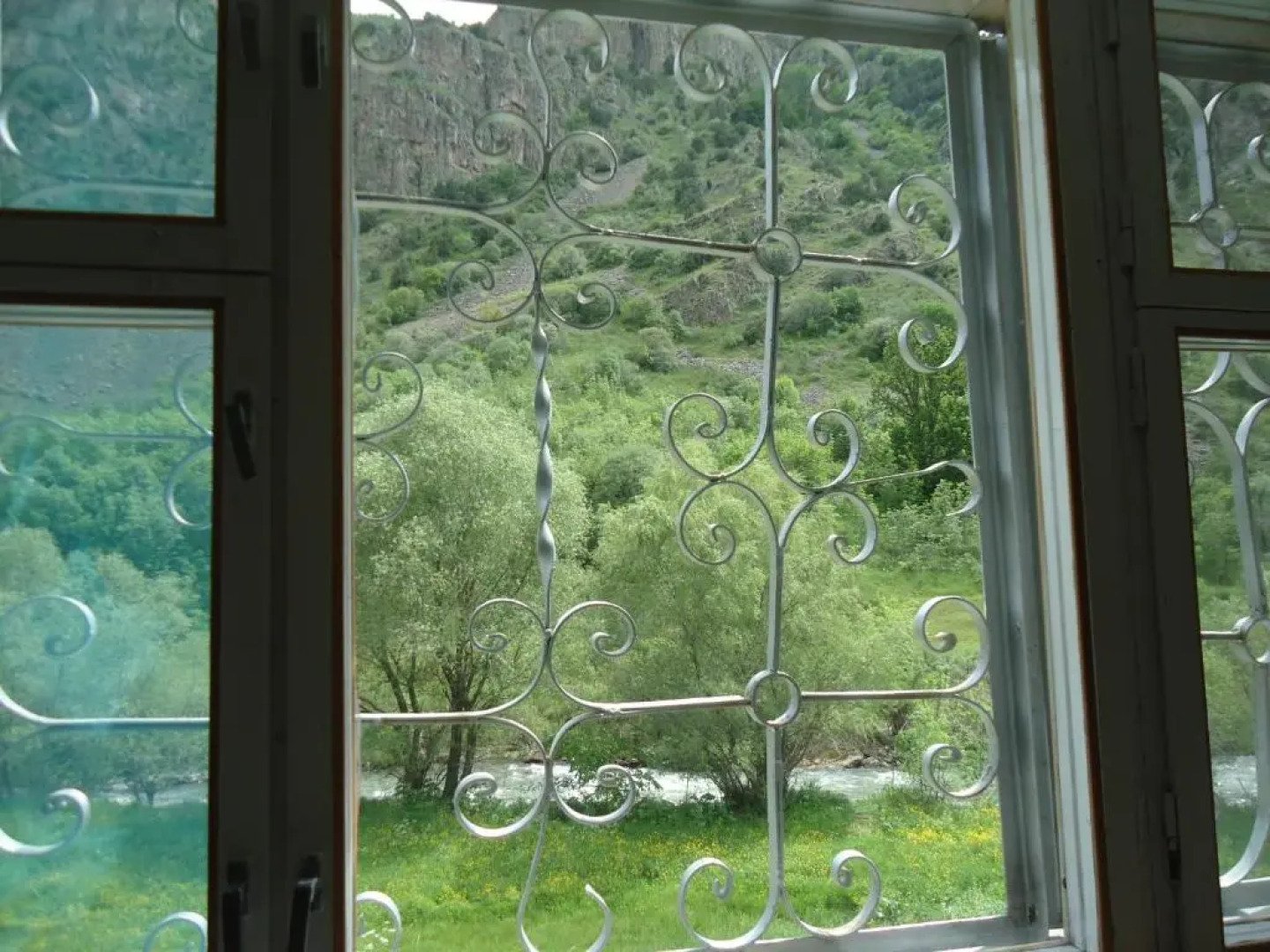 The River House Yeghegis